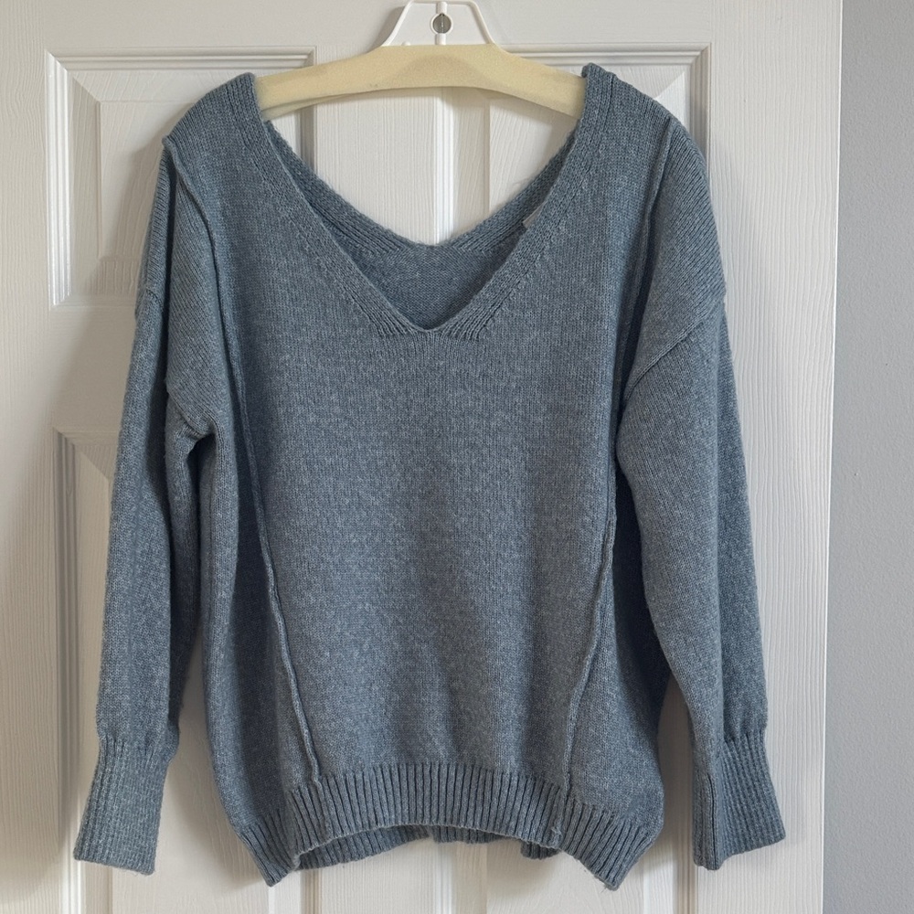 Rue21 Women's V-Neck Sweater in Heather Blue